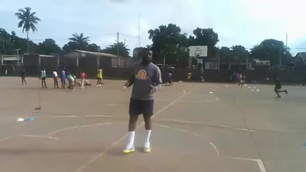 ⁣Le président de l'Académie de basketball NGFG de Castors, Ngoy Gauthier