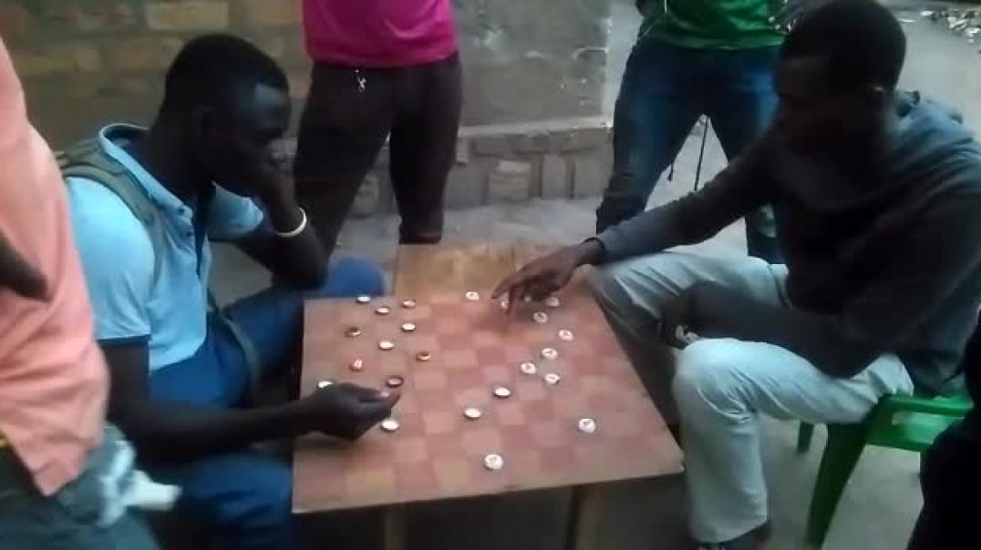 Damier: Match de jeu de dames Durel vs Nathan - Quatier Walingba, Bangui