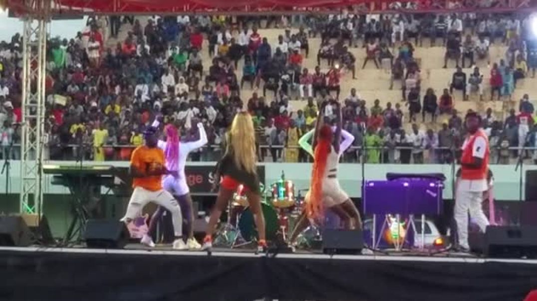 ⁣Cool Fawa & P-Wayne au concert de Flavour à Bangui  (1ère partie)