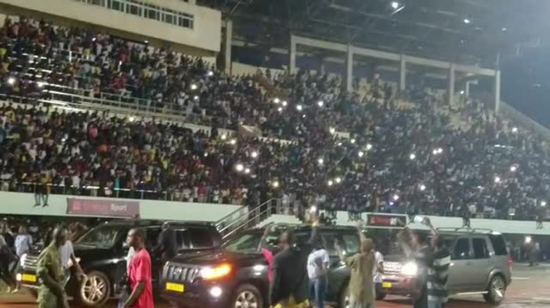 ⁣Beachman au concert de Flavour à Bangui (1ère partie)