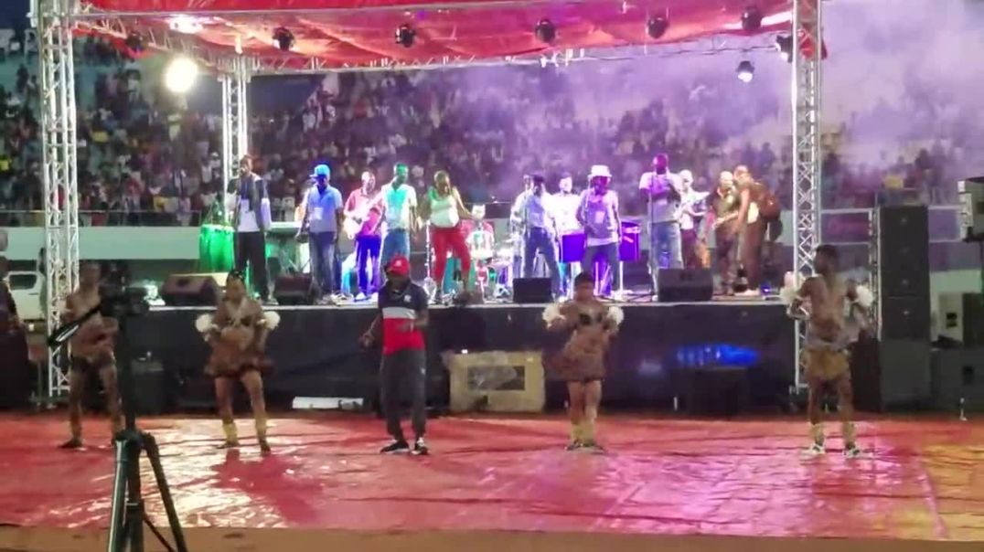 ⁣Giovanni au concert de Flavour à Bangui (2022)