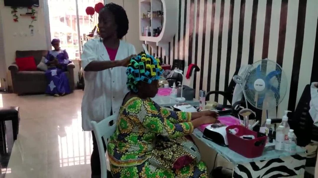 Présentation du salon de beauté « New Beauty » situé sur l'Avenue Touadera à Bangui