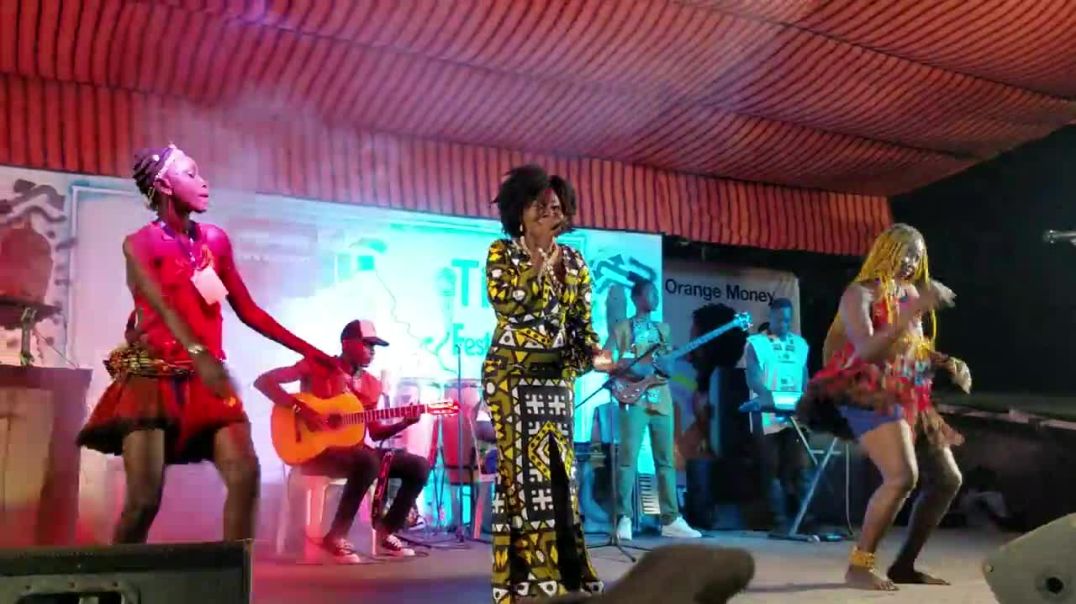 Prestation de Ousna au TI-Î Festival 2022 à Bangui