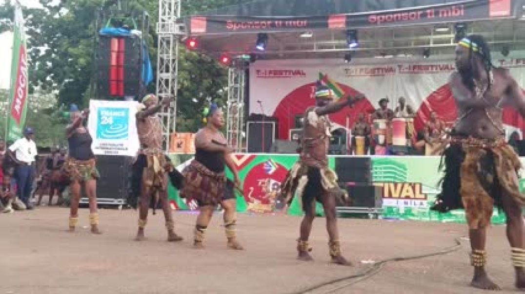 Prestation (2) du groupe de danse BAMARA TI GBAKO de la RCA au TÎ-Ï FESTIVAL 2025